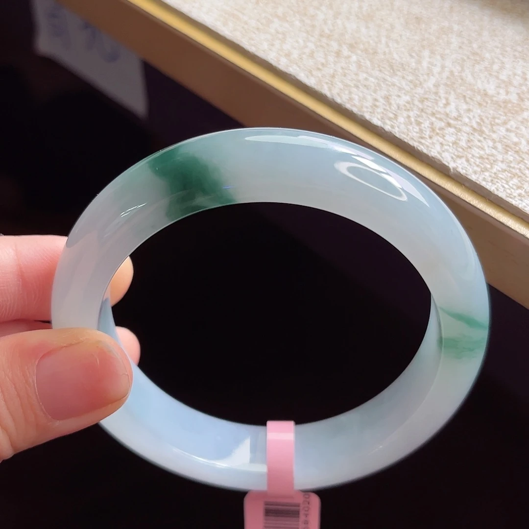 翡翠手镯未镶嵌手镯