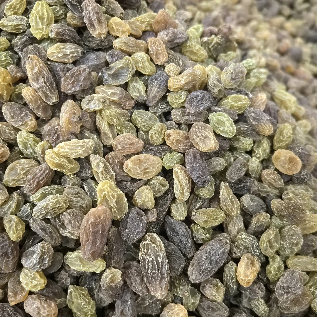 古丽家的难看的葡萄干，自然晾晒很难看。谨慎下单。