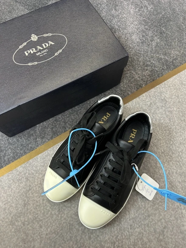 99新 Prada/普拉达 黑色休闲鞋三六半码 微瑕