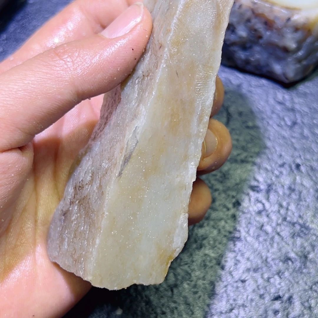 和田玉未镶嵌珠宝半成品