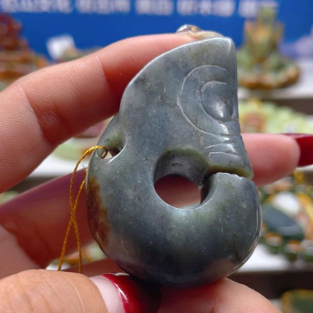 透闪石质玉未镶嵌把件