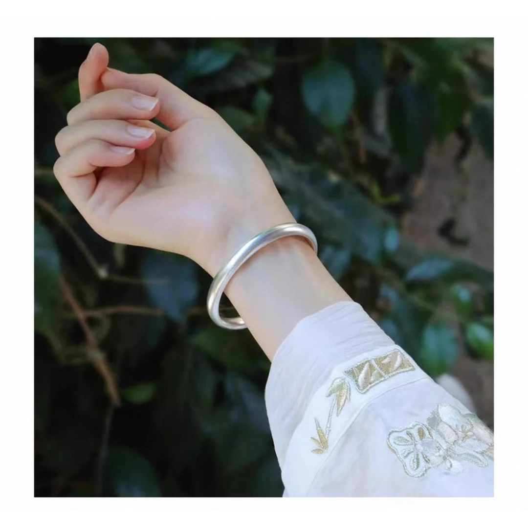 10250705386光面素圈手镯无礼盒