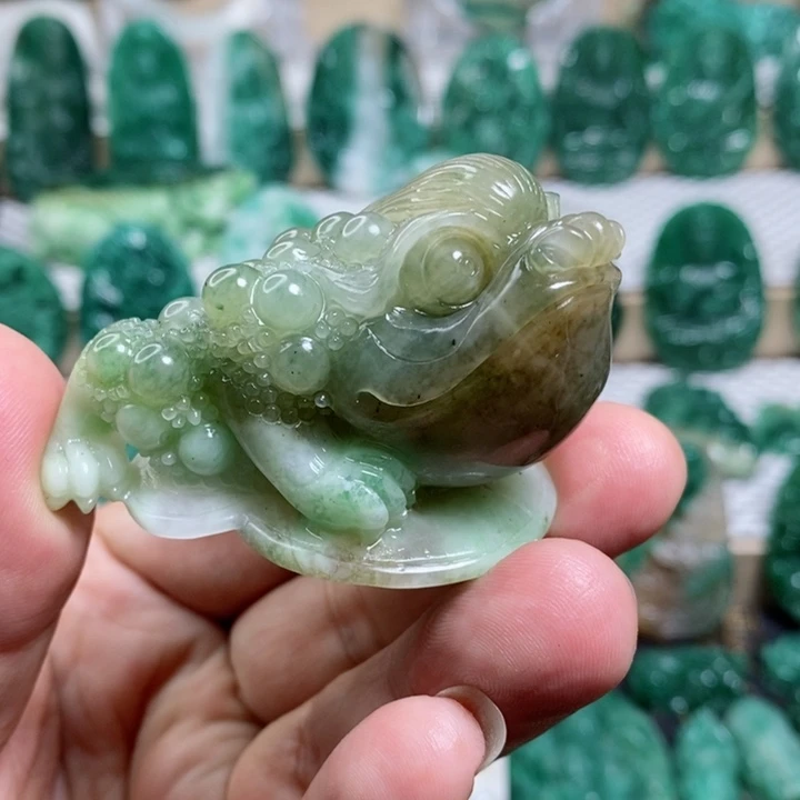 未镶嵌独山玉颈饰