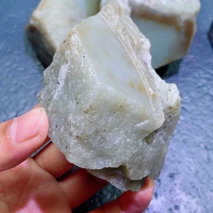 和田玉未镶嵌珠宝半成品