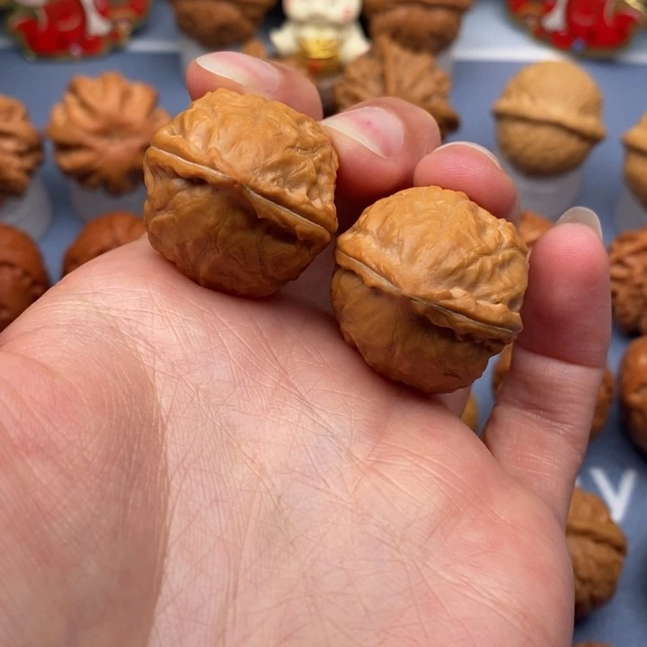 文玩核桃把件水晶蟾