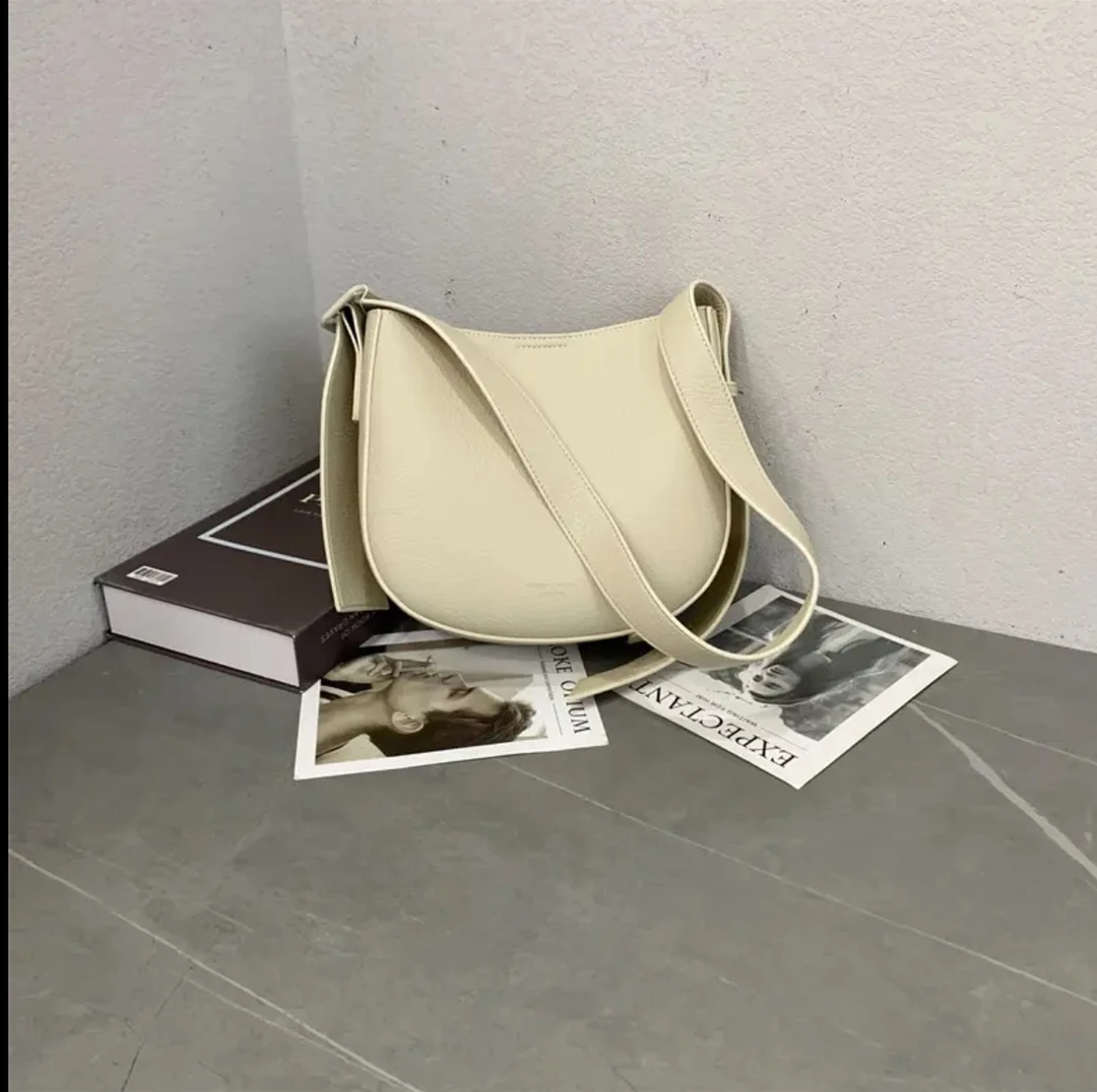 新款轻奢百搭高级感气质时尚斜挎女士包7742白