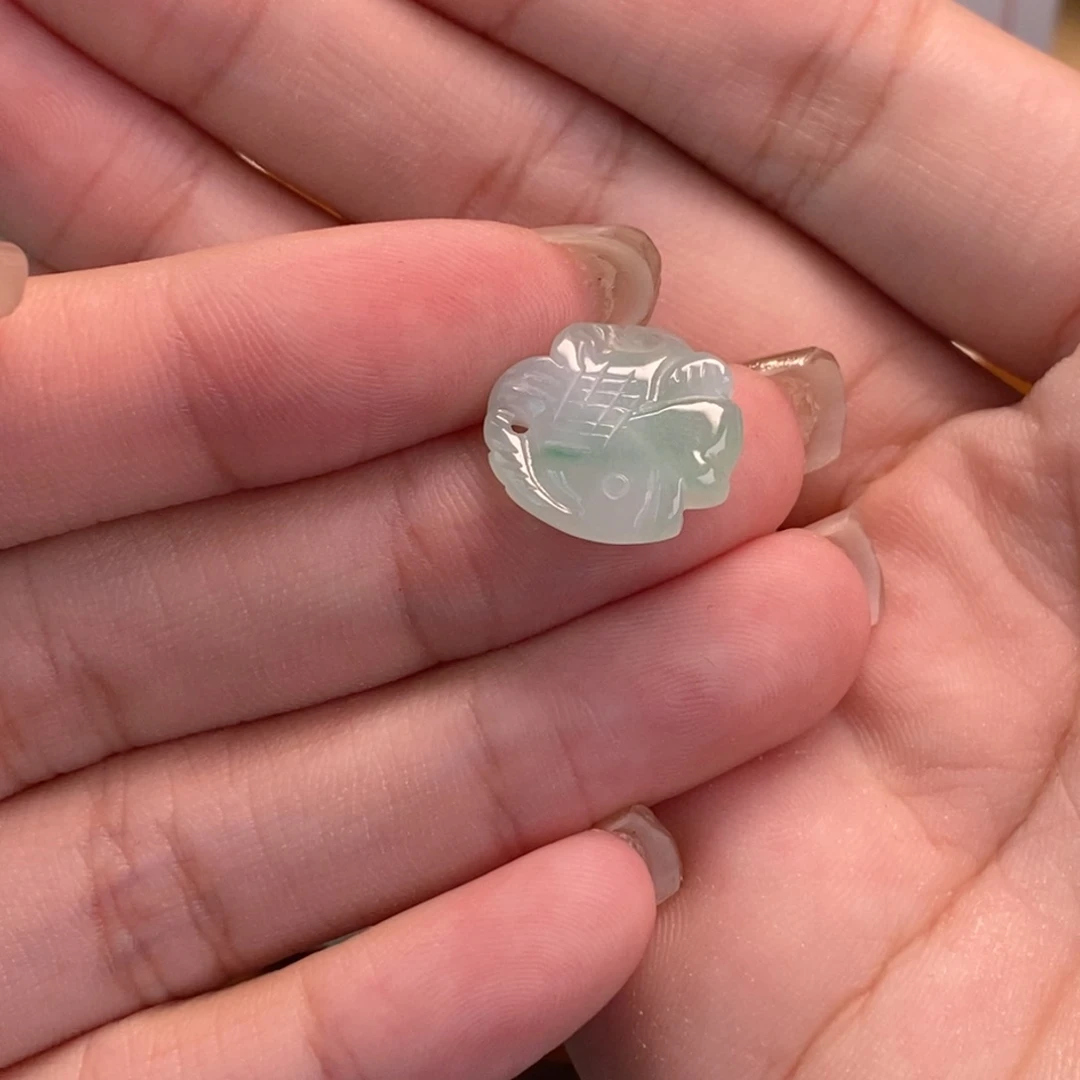 可***儿翡翠未镶嵌颈饰13523