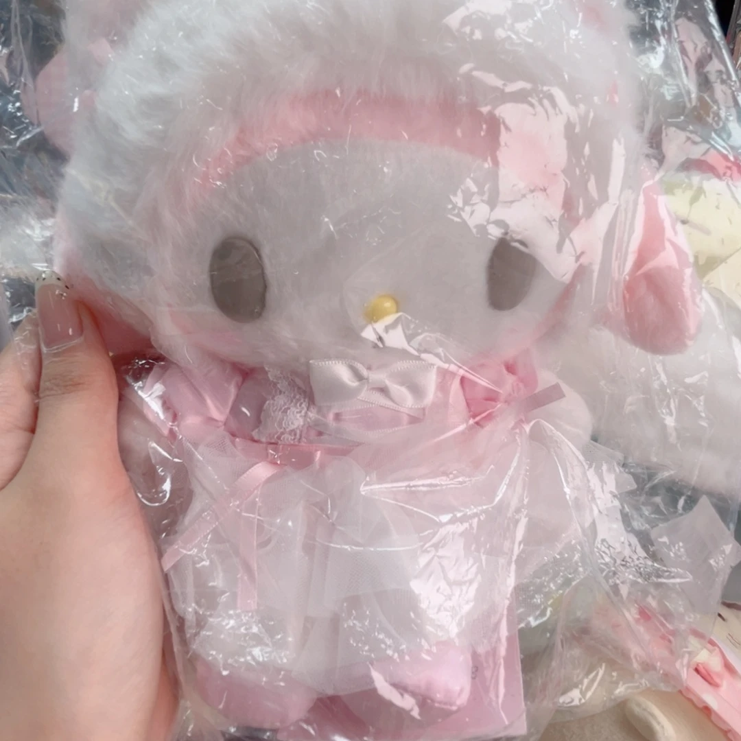 毛绒白猫变装美乐蒂