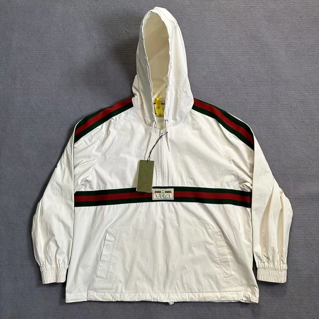 全新未使用 GUCCI/古驰 Gucci古驰/白色刺绣织带冲锋衣/48码