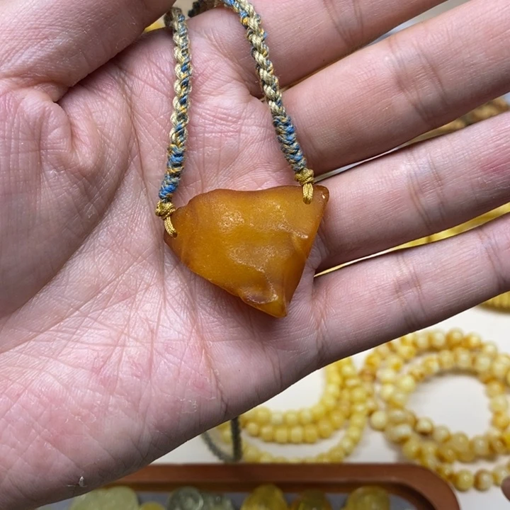 琥珀珠宝奇石未镶嵌