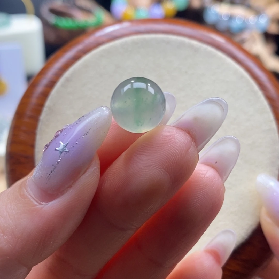 翡翠未镶嵌颈饰翡翠冰茶飘绿珠卡11.7mm