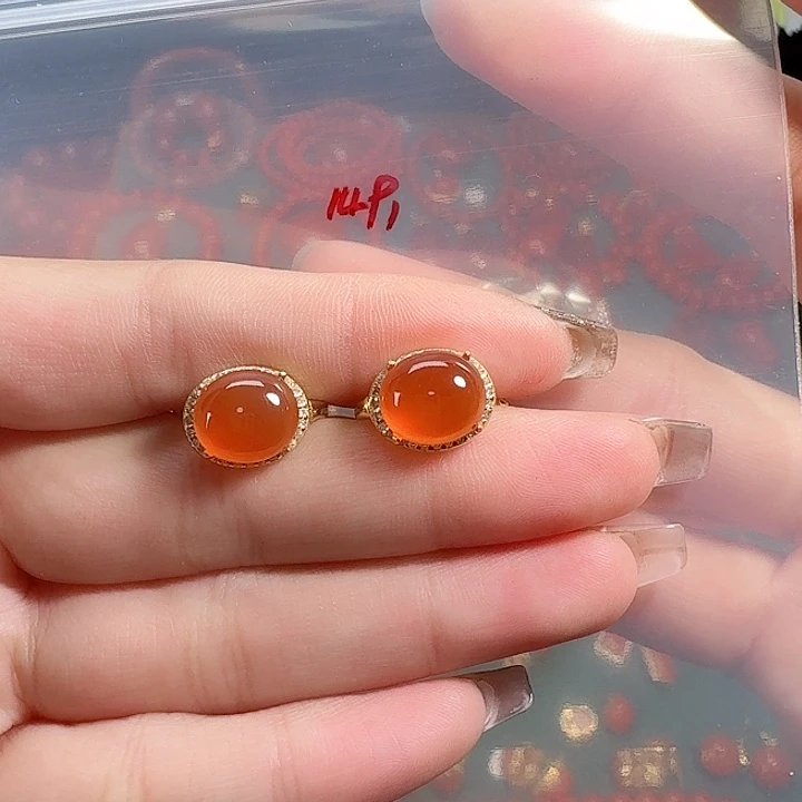 南红玛瑙银S925镶嵌耳饰冰红