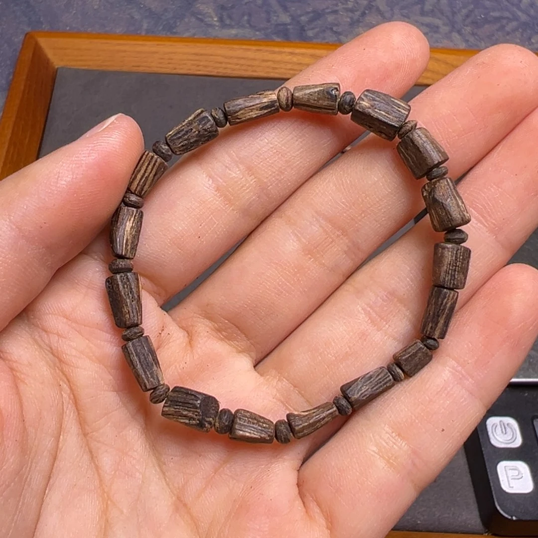 沉香碎屑沉香海南沉水鸭头绿奇随形2克
