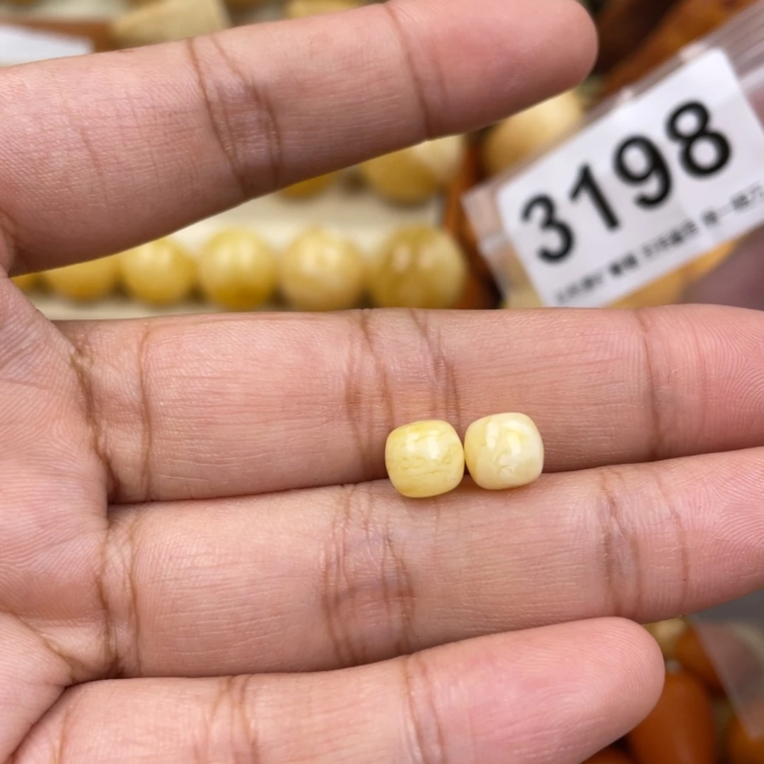 未镶嵌蜜蜡珠宝奇石粉7.6