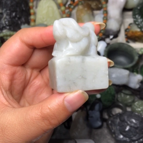 和田玉未镶嵌把件