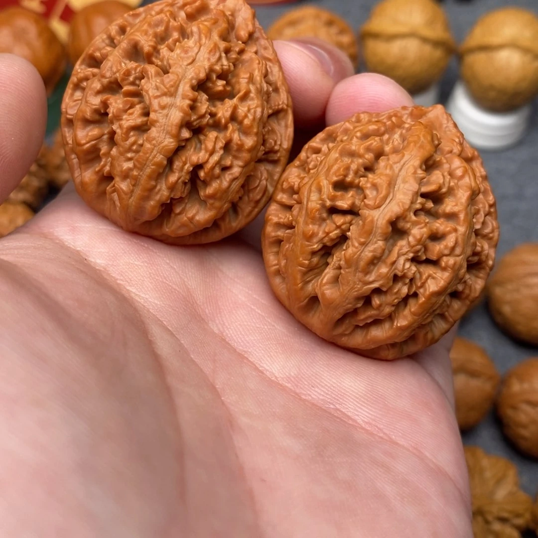 文玩核桃把件水波龙鳞