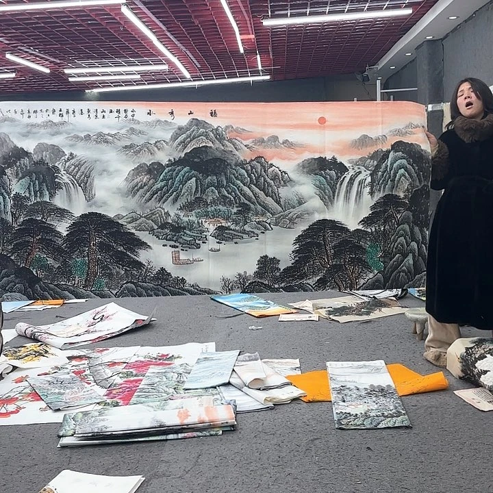 国画无毛或近于被白色柔毛