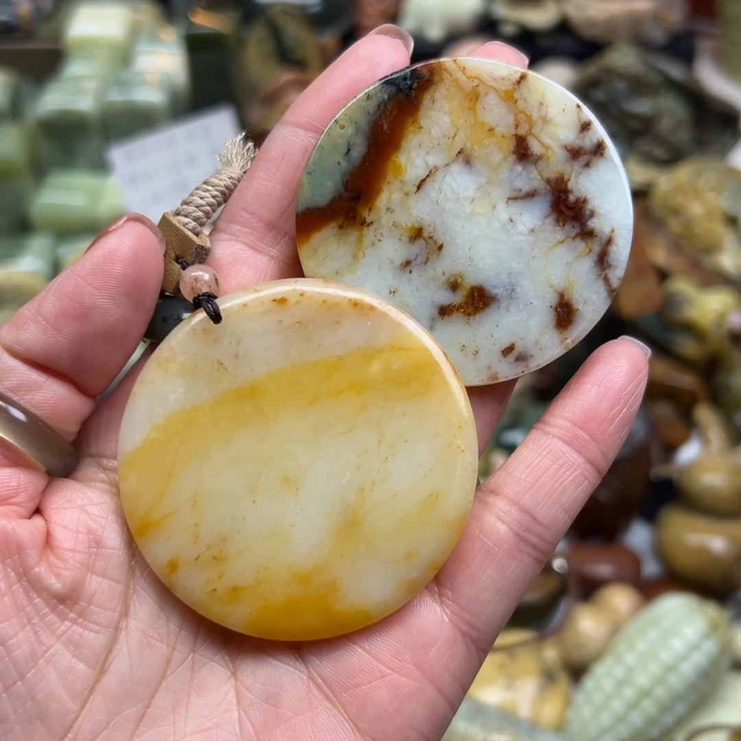 黑***凯岫玉未镶嵌颈饰花玉两个一起