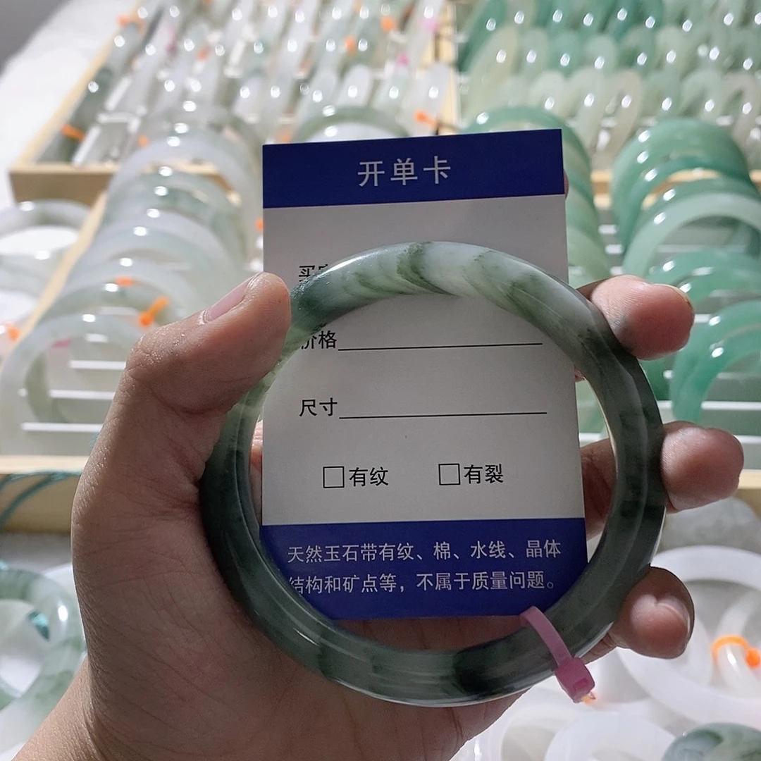 未镶嵌手镯石英质玉