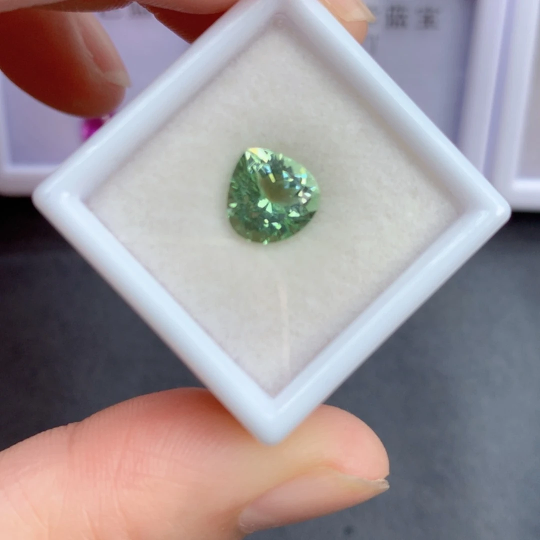 1.97克拉裸石未镶嵌绿色碧玺
