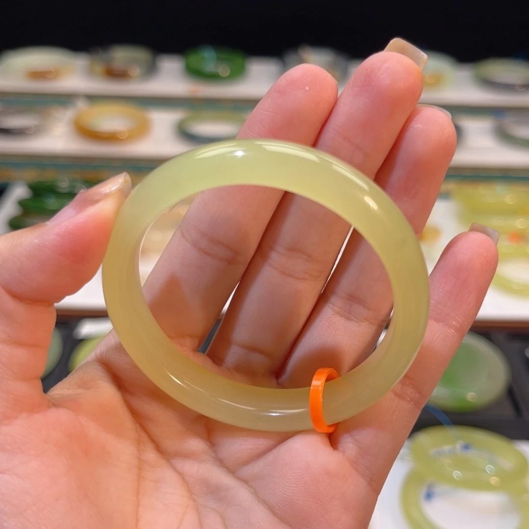 和田玉未镶嵌手镯黄口