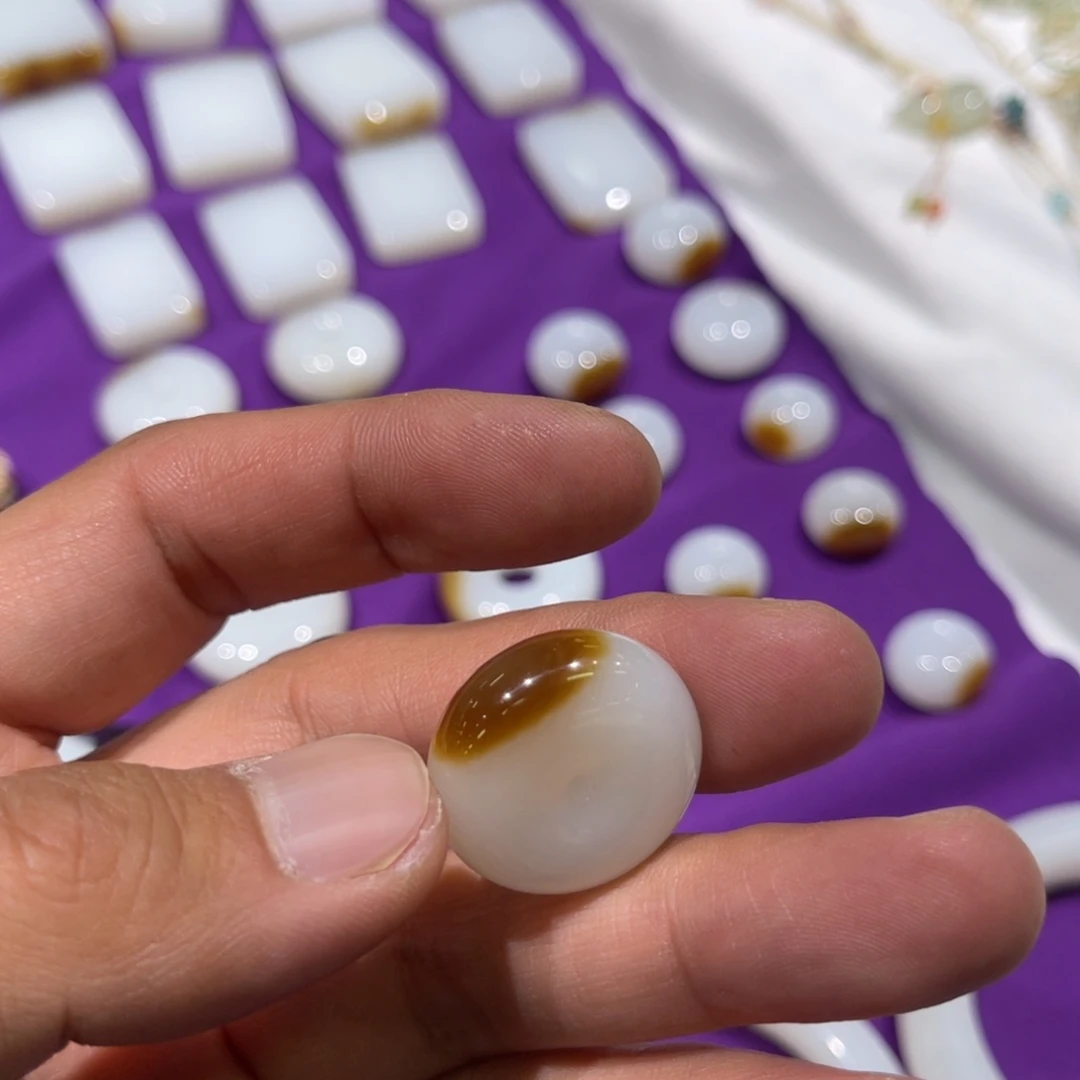 和田玉（糖玉）未镶嵌颈饰