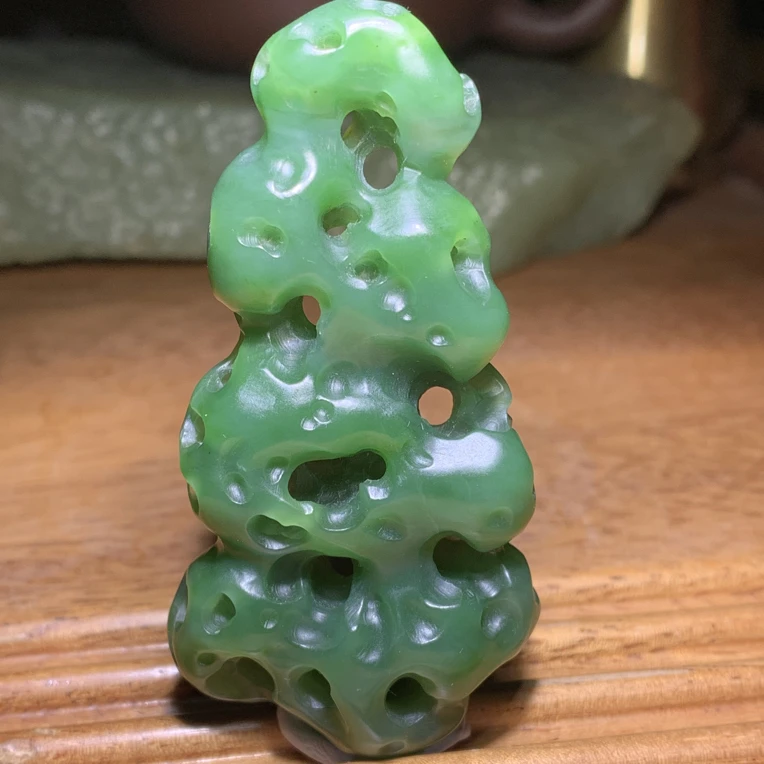 和田玉碧玉太湖石把件摆件