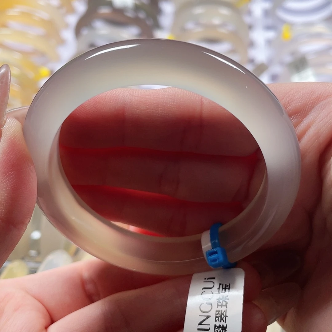 是***吖手镯玛瑙/玉髓未镶嵌