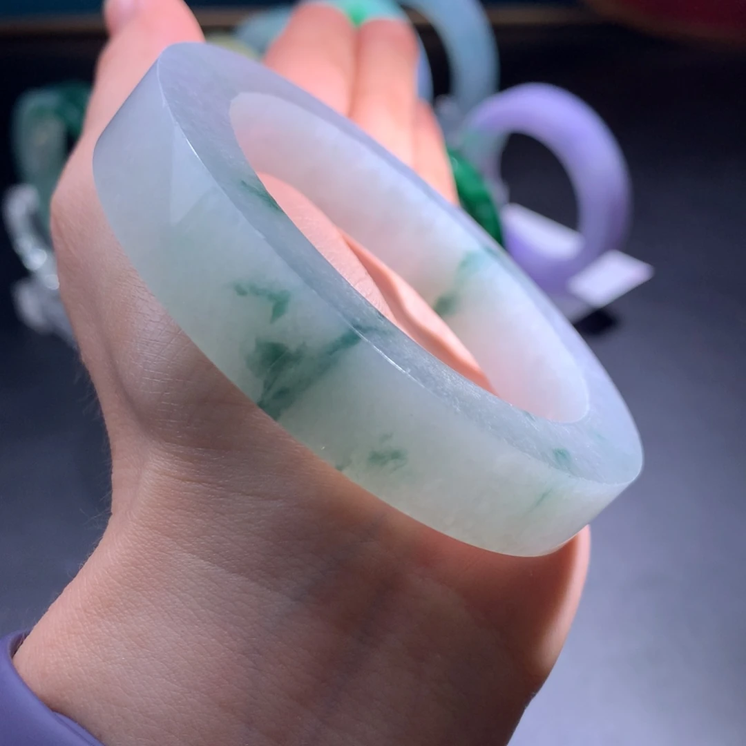 未镶嵌特价大漏冰飘花定制翡翠