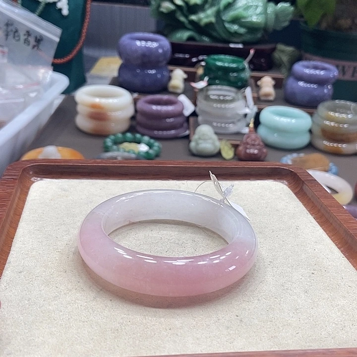 石英岩玉未镶嵌手镯