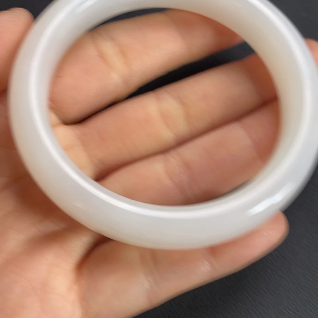 和田玉手镯未镶嵌58圈口