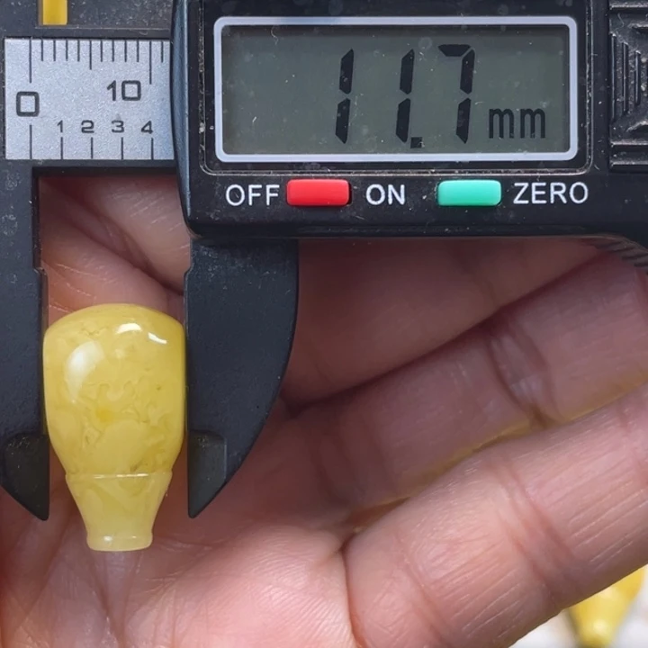 蜜蜡未镶嵌裸石15杂