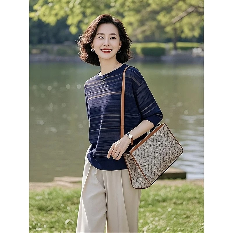 2025春季新款女装气质小众设计感上衣藏蓝色条纹针织衫慵懒风毛衣