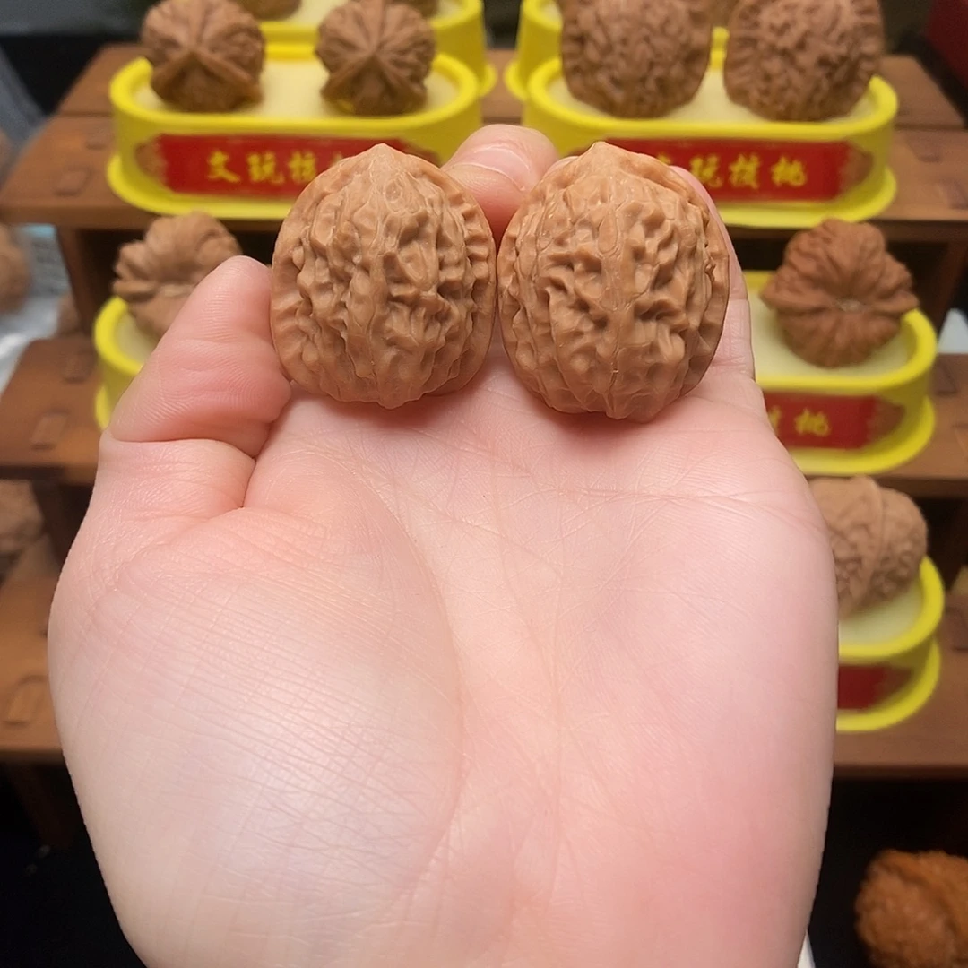 文玩核桃吊坠黄松峪手捻30