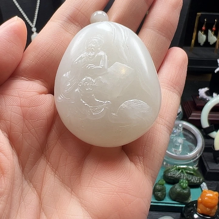 姚***姚和田玉未镶嵌颈饰