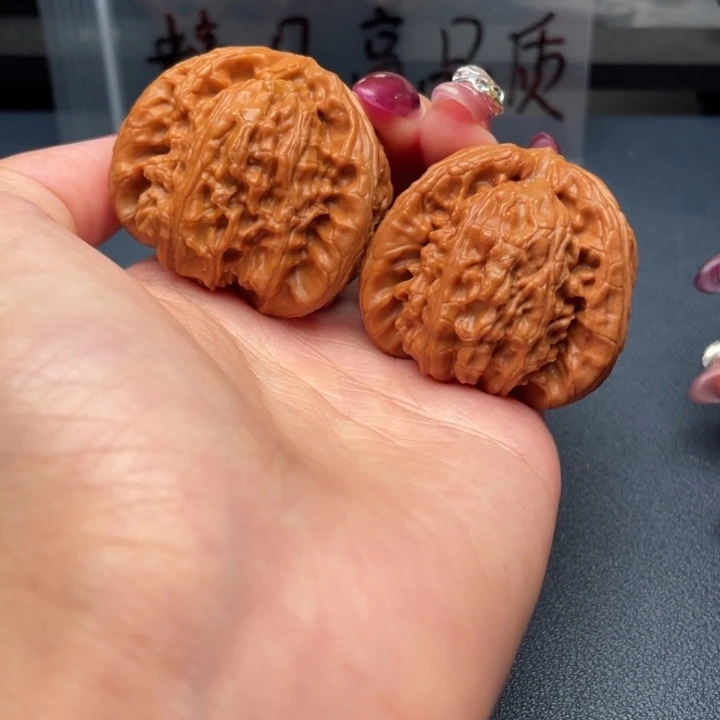 大***子吊坠文玩核桃白狮子