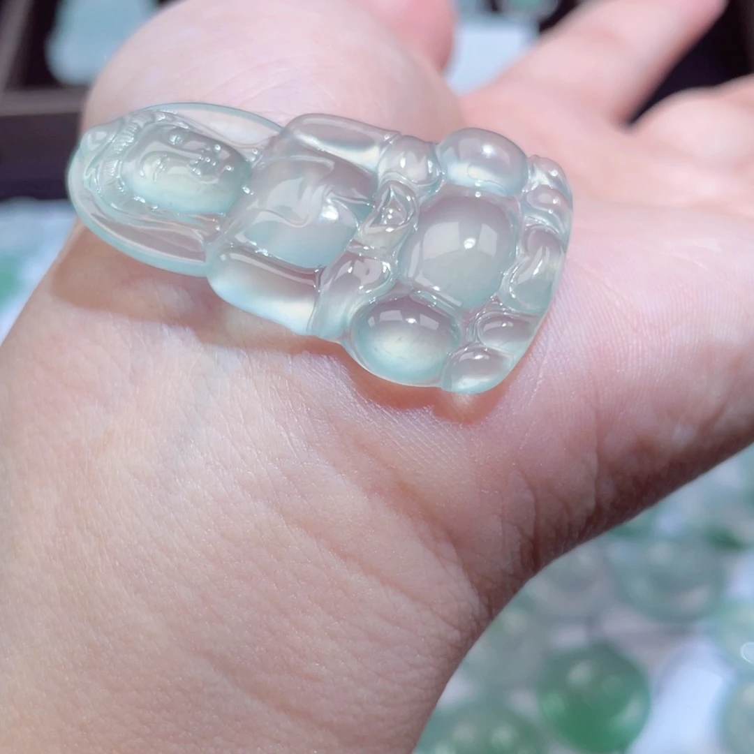颈饰未镶嵌翡翠观音