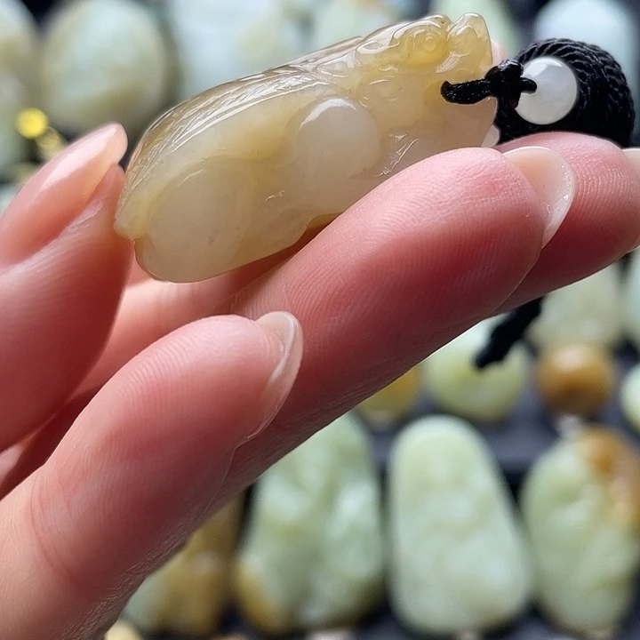 和田玉（糖玉）未镶嵌颈饰