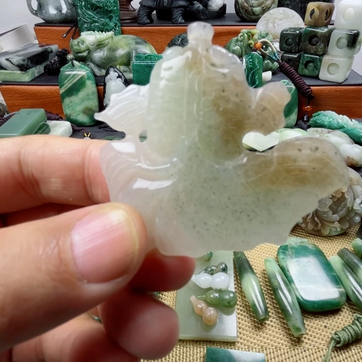 独山玉未镶嵌珠宝半成品