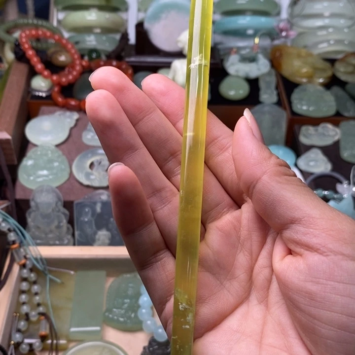 未镶嵌蛇纹石玉颈饰