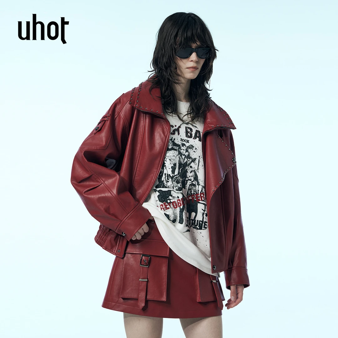 UHOT/诱货红色钉珠装饰翻领皮外套女秋冬复古外套25新款UWWW6W065