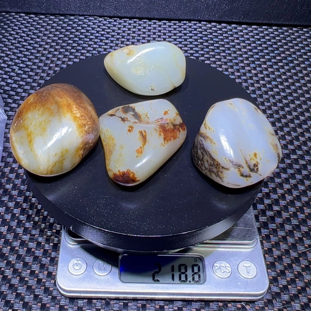 吊坠(不含链)未镶嵌和田玉（子料）218