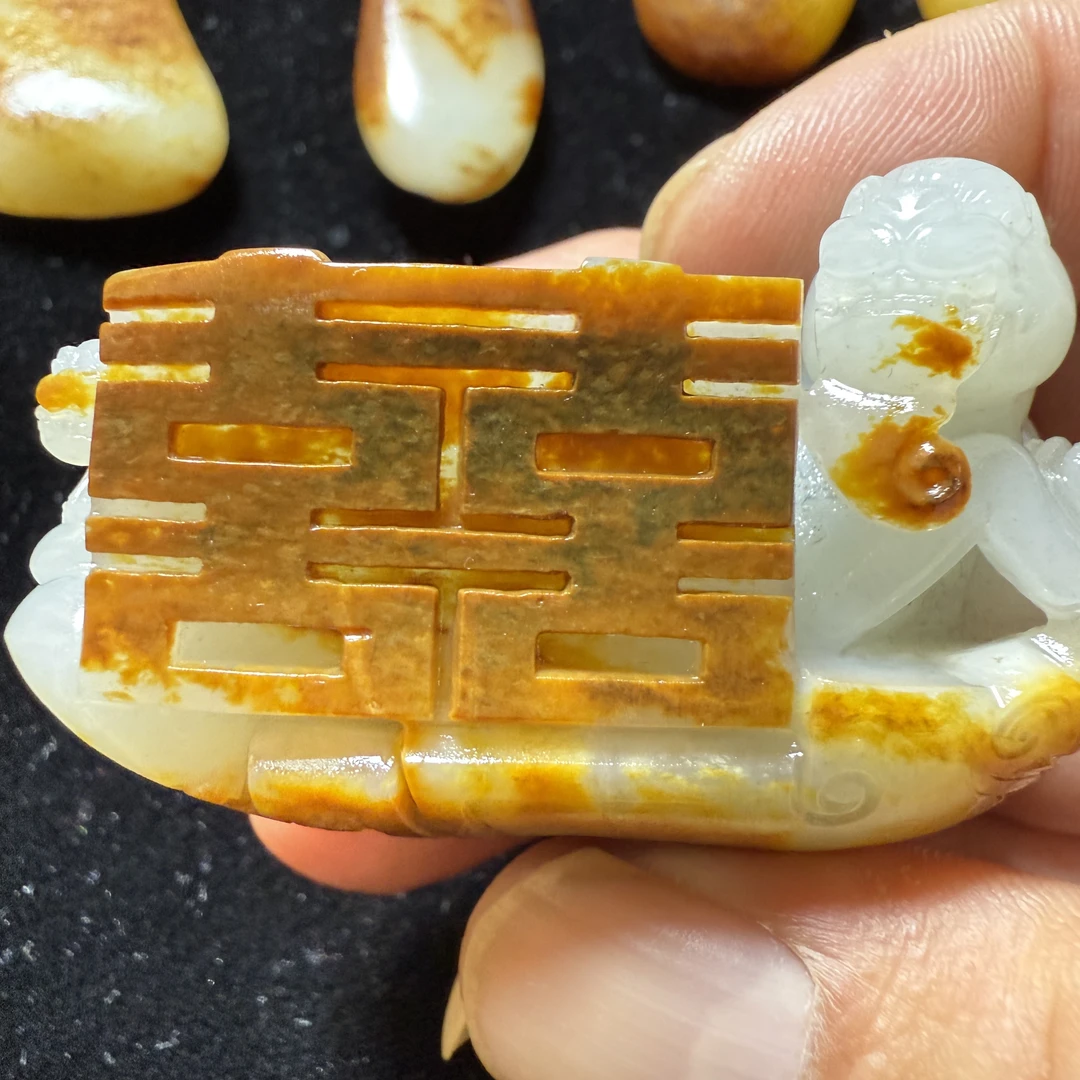 和田玉红皮独籽白肉