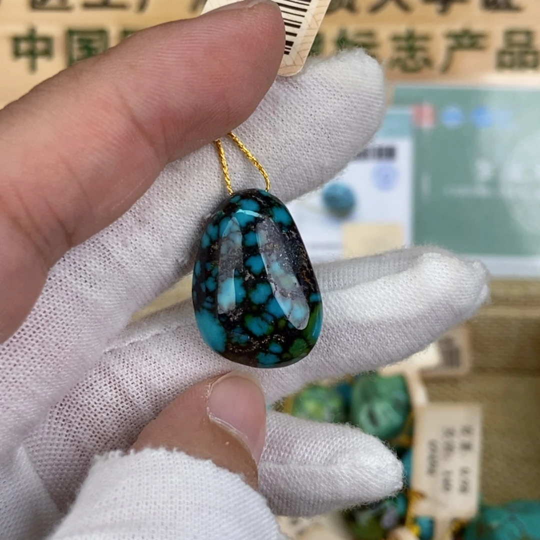 未镶嵌绿松石珠宝奇石