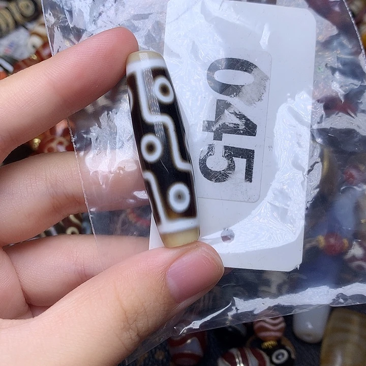 未镶嵌发一个玛瑙/玉髓
