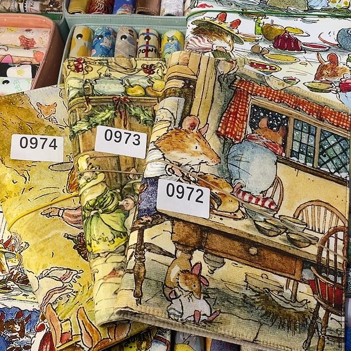 织绣三个B5活页送方格纸0972 3 4