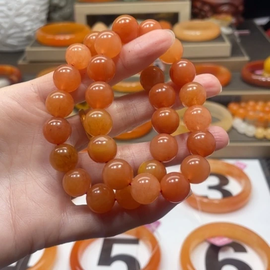 未镶嵌石英质玉（黄龙玉）手镯