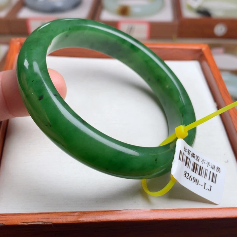 【闪购商品】和田玉手镯未镶嵌30号，57