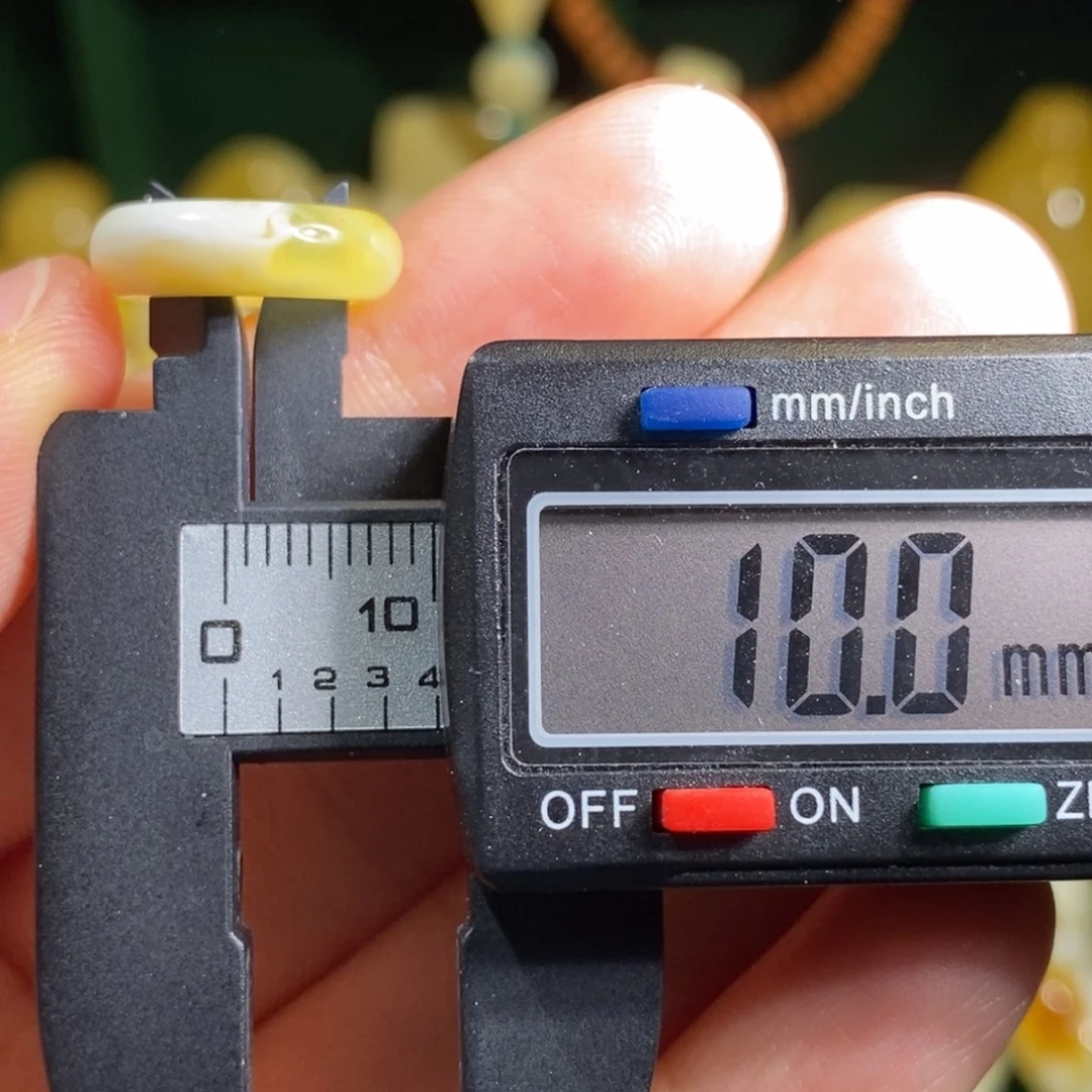 蜜蜡未镶嵌裸石微瑕