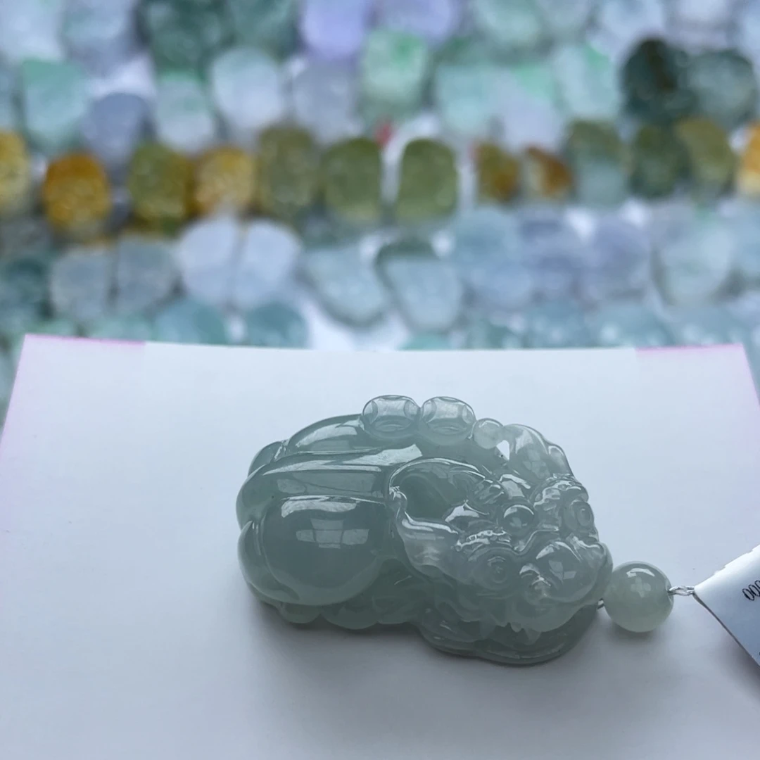 翡翠颈饰未镶嵌貔貅